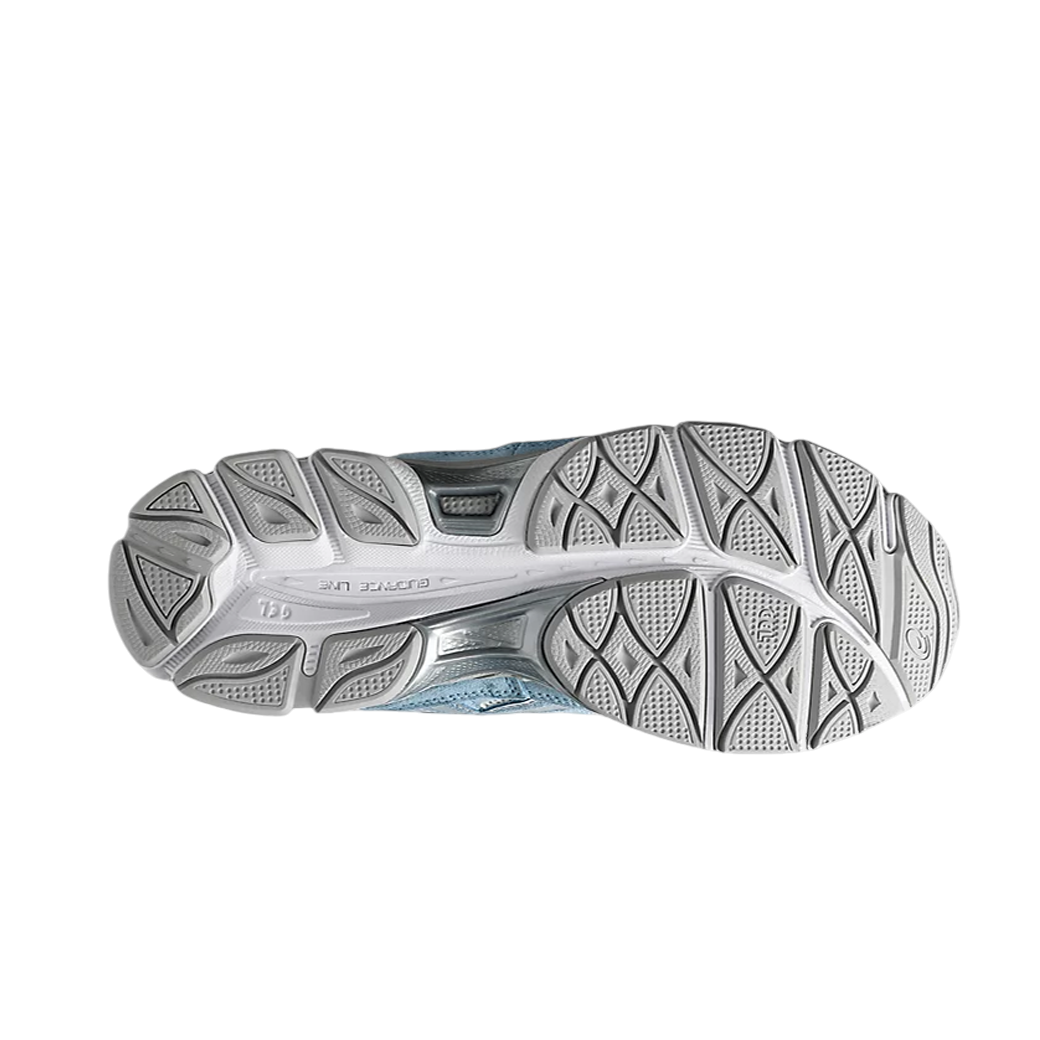 JeevvzPlug ASICS Gel-NYC Cream Arctic Sky sneaker showing the grey and blue textured rubber outsole tread pattern
